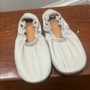 Pilcro Cream Leather Ballet Flats